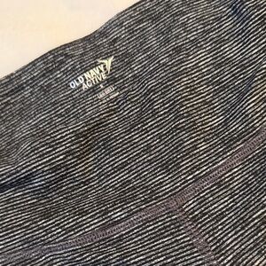 Old Navy Active Black and White Striped Leggings Small